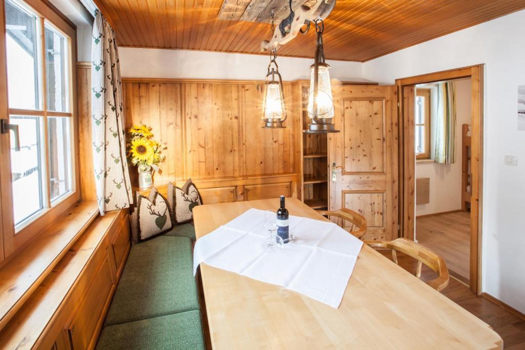 Chalet Appartement Alpenherz Saalbach-Hinterglemm Ruang foto