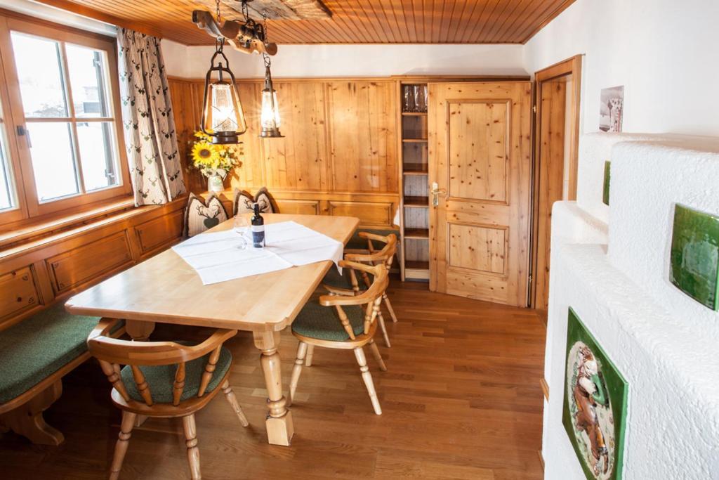 Chalet Appartement Alpenherz Saalbach-Hinterglemm Ruang foto
