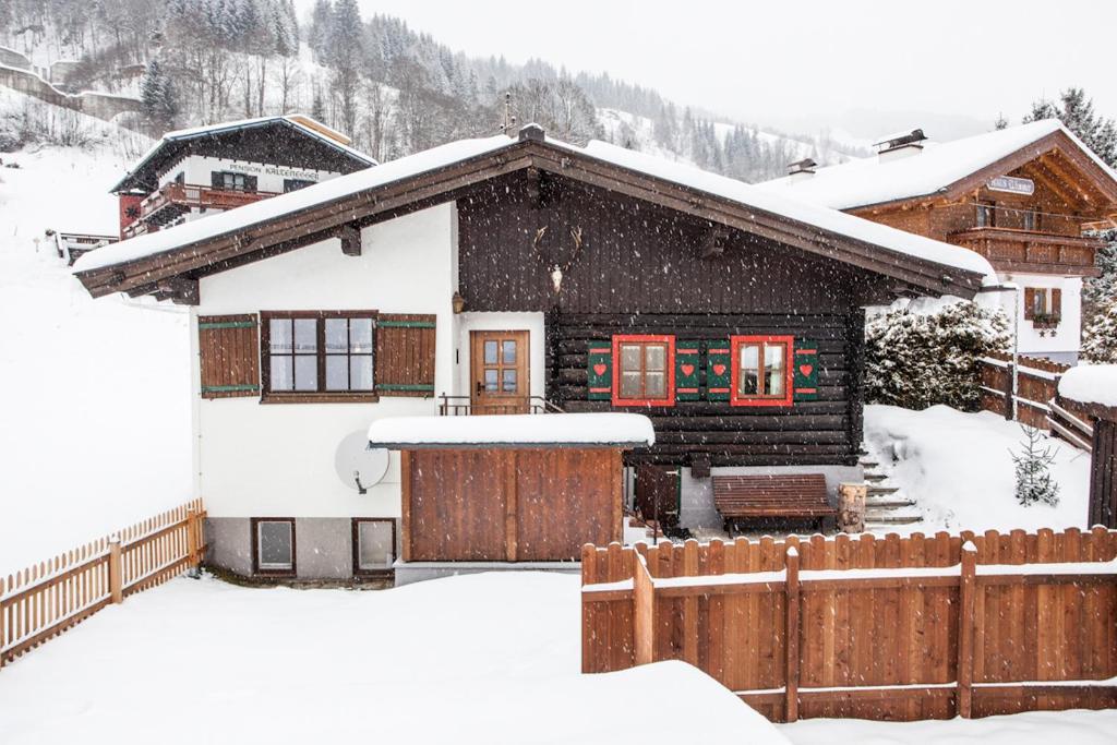 Chalet Appartement Alpenherz Saalbach-Hinterglemm Ruang foto