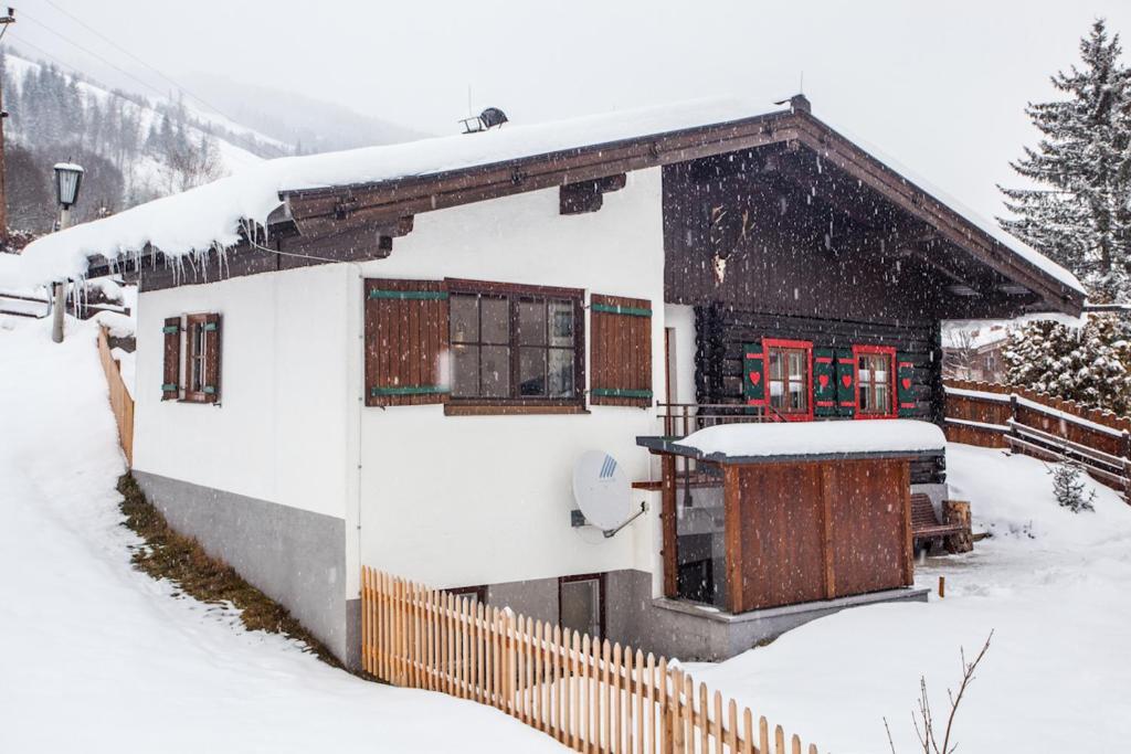 Chalet Appartement Alpenherz Saalbach-Hinterglemm Ruang foto